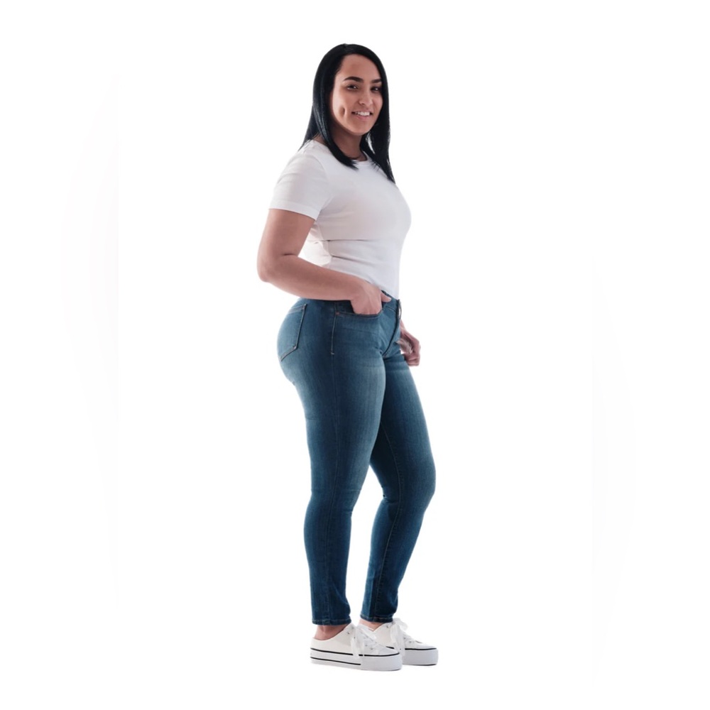 1822 Denim Jeans Silky Dark wash Curvy fit